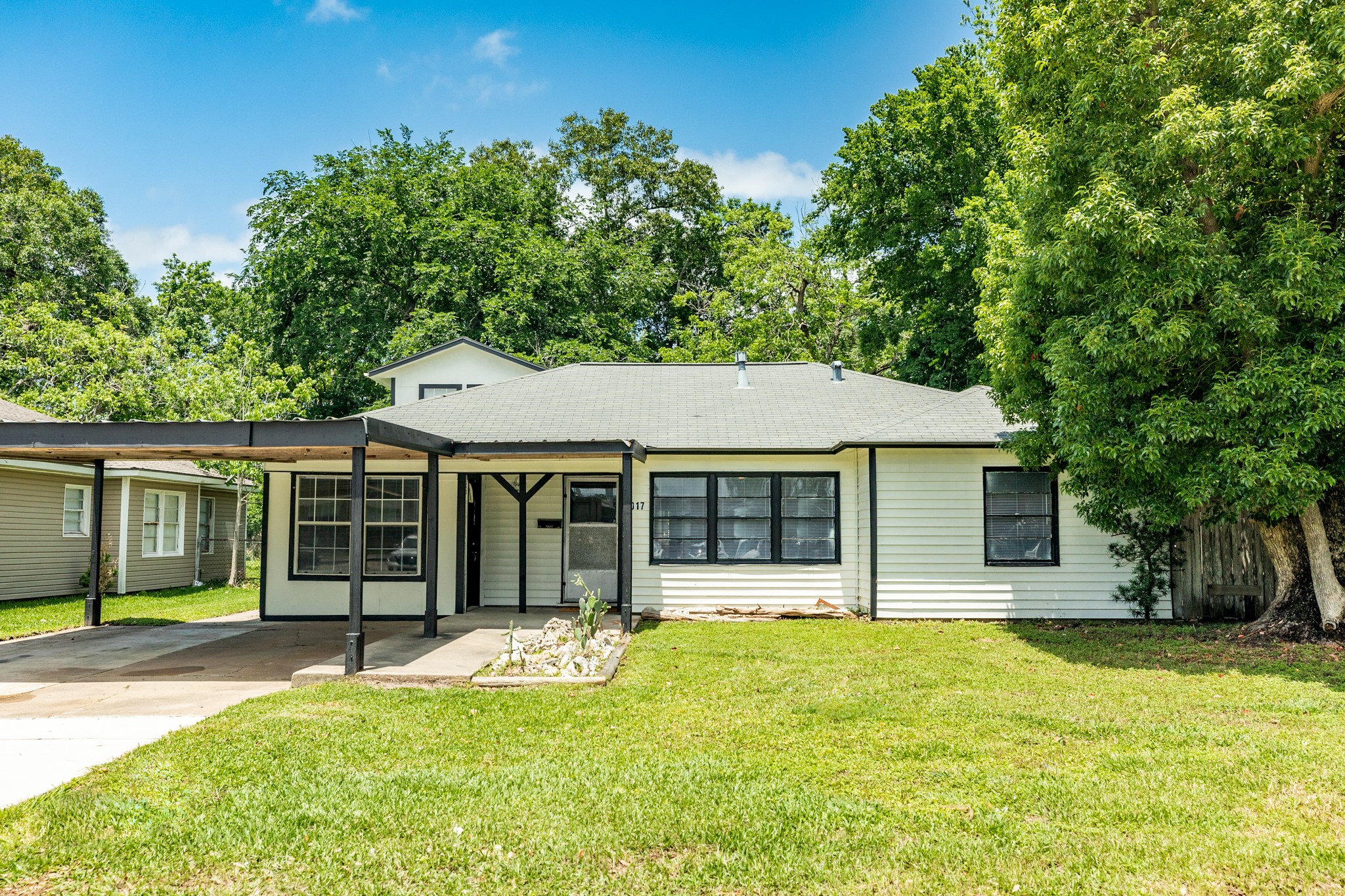 1017 Ridgecrest Street Angleton TX 77515