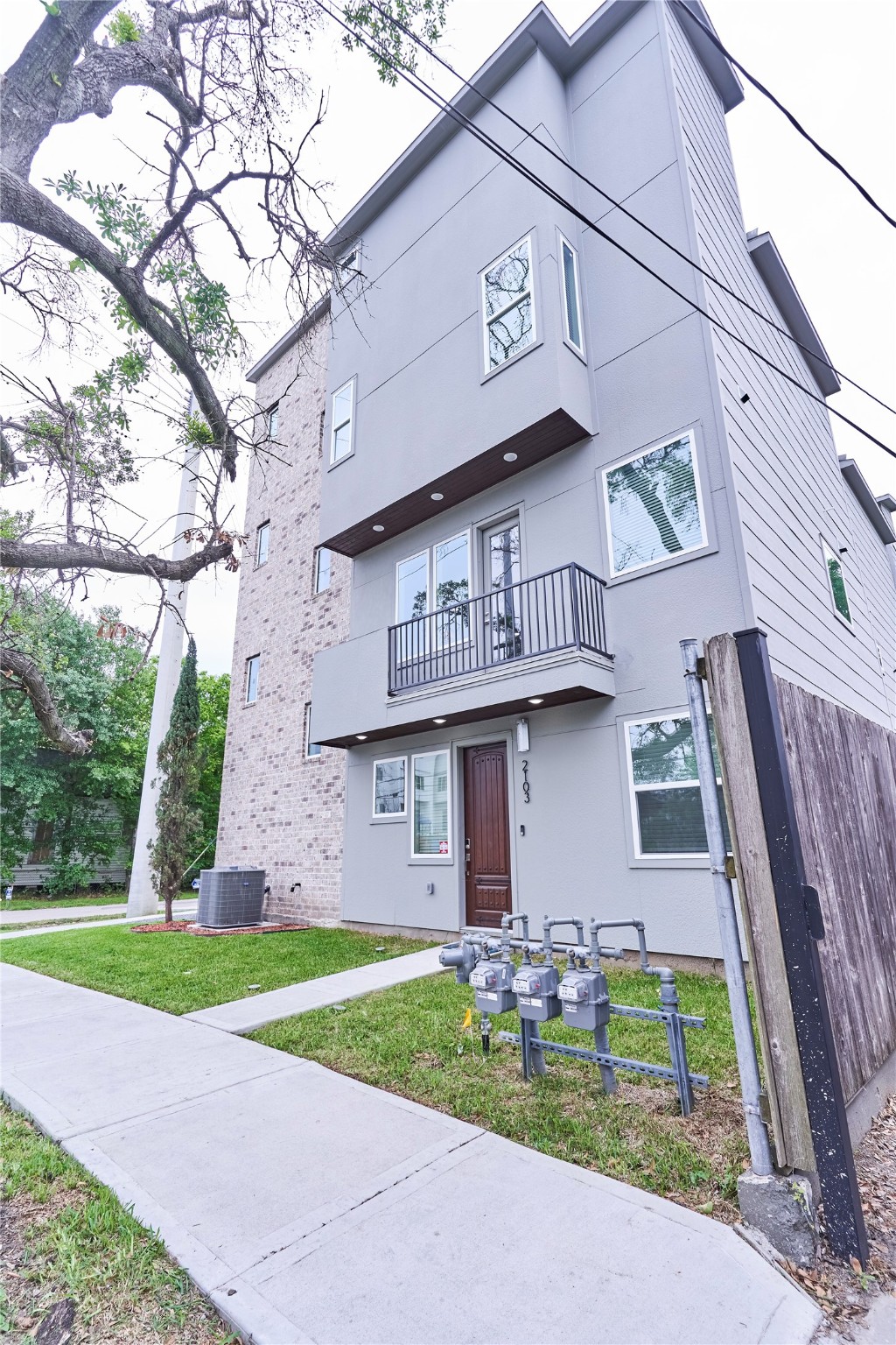 2103 Crockett Street Houston TX 77007