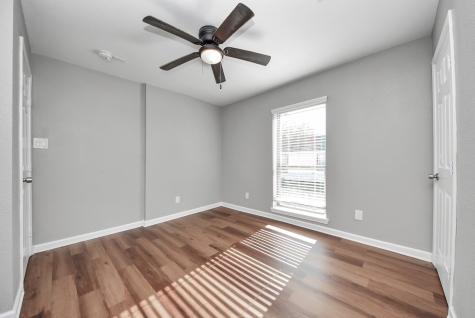 210 S 6th Street La Porte TX 77571
