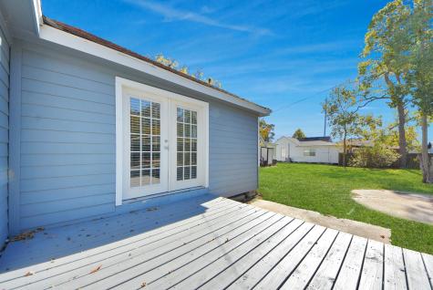 210 S 6th Street La Porte TX 77571