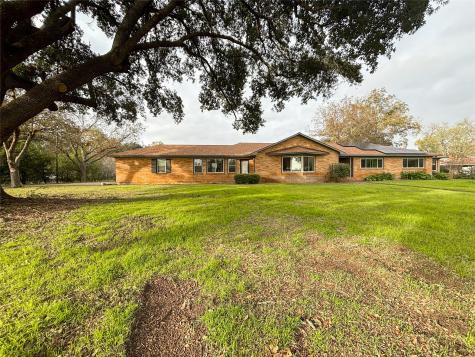 1328 Montezuma Street Columbus TX 78934