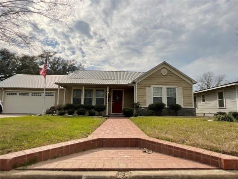 601 N Ridge Street Hallettsville TX 77964