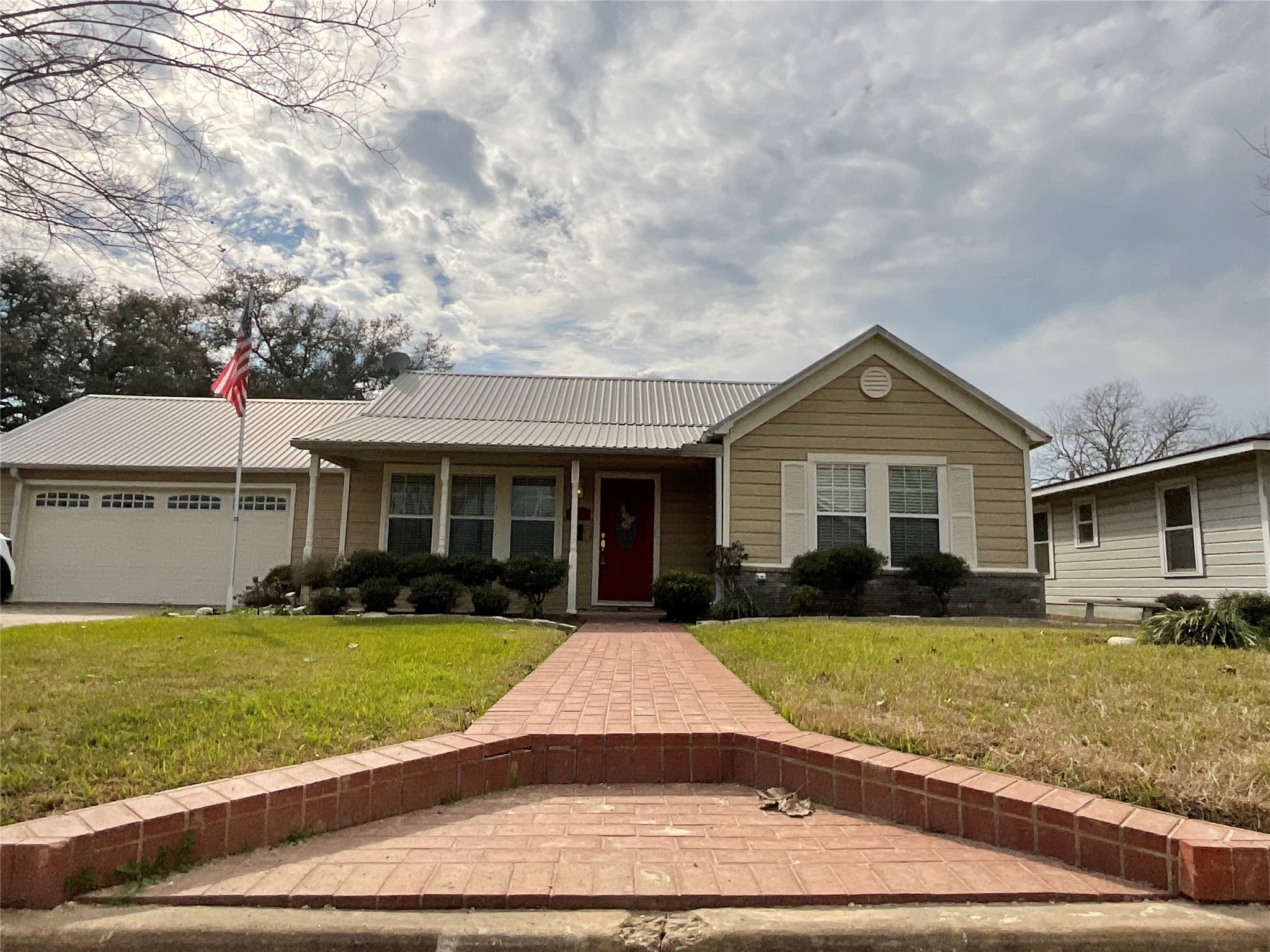 601 N Ridge Street Hallettsville TX 77964