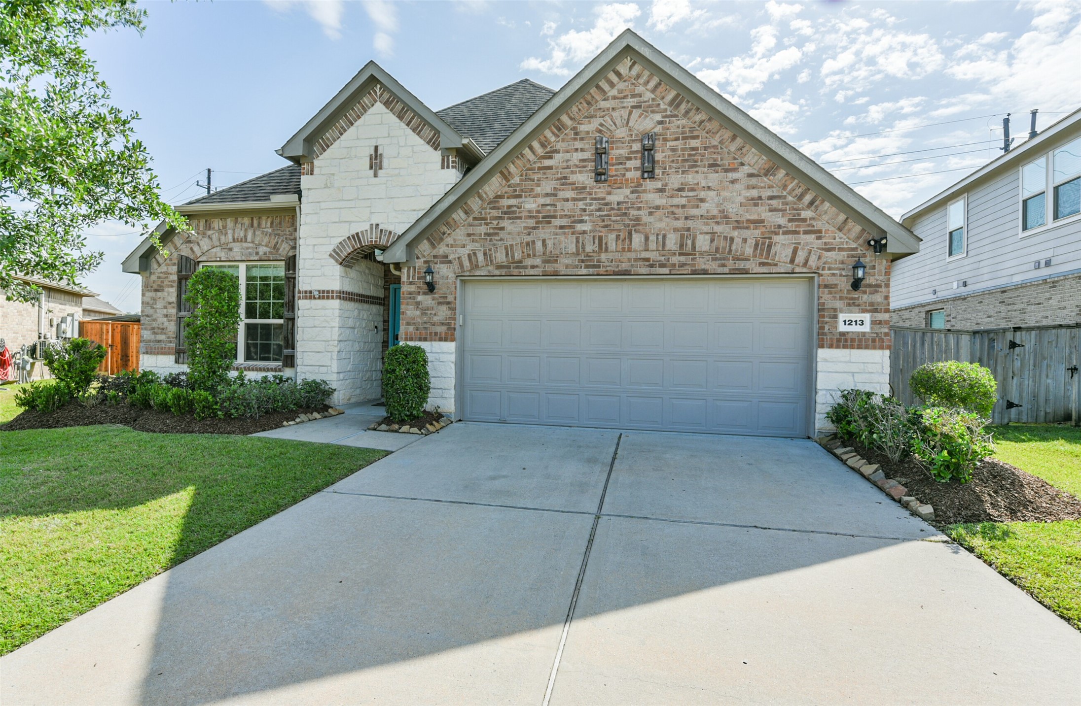 1213 Misty Brook Lane Pearland TX 77581