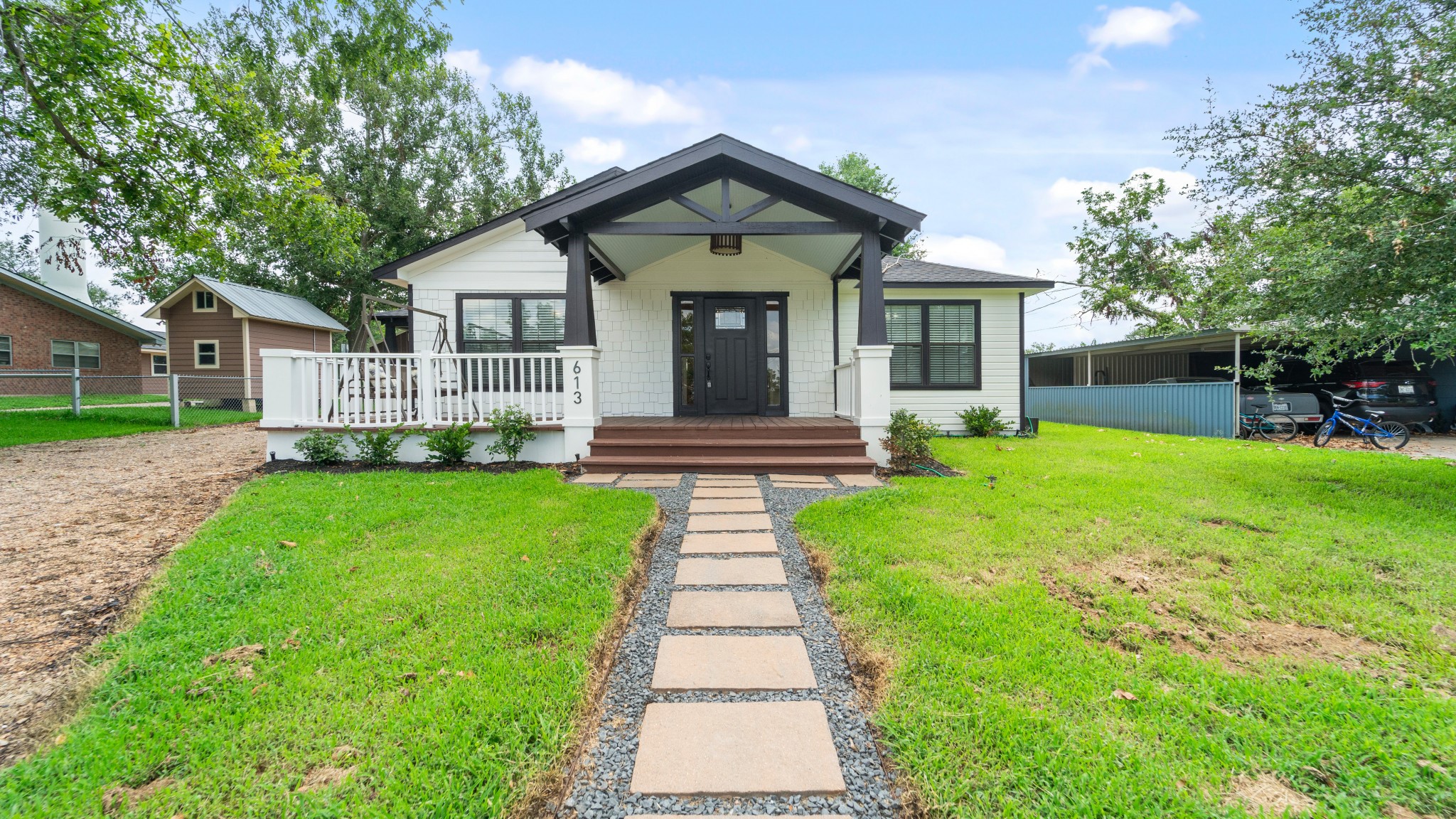 613 S Charles Street Bellville TX 77418