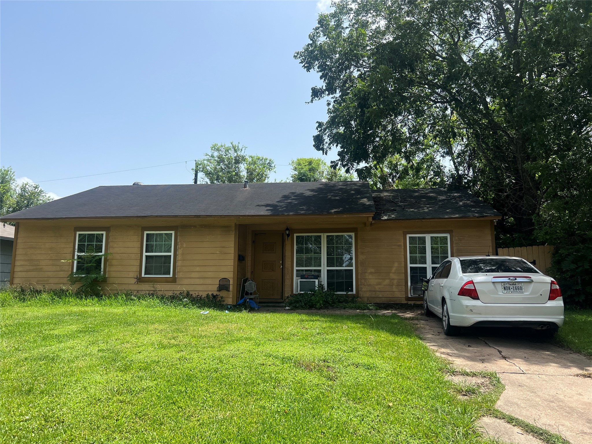 5946 Beldart Street Houston TX 77033