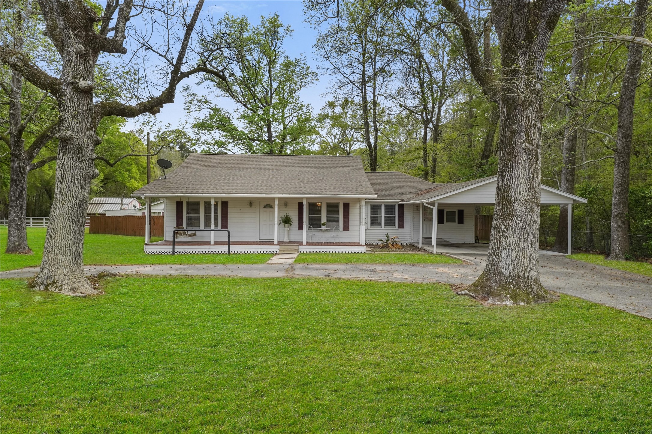 284 County Road 318 Cleveland TX 77327