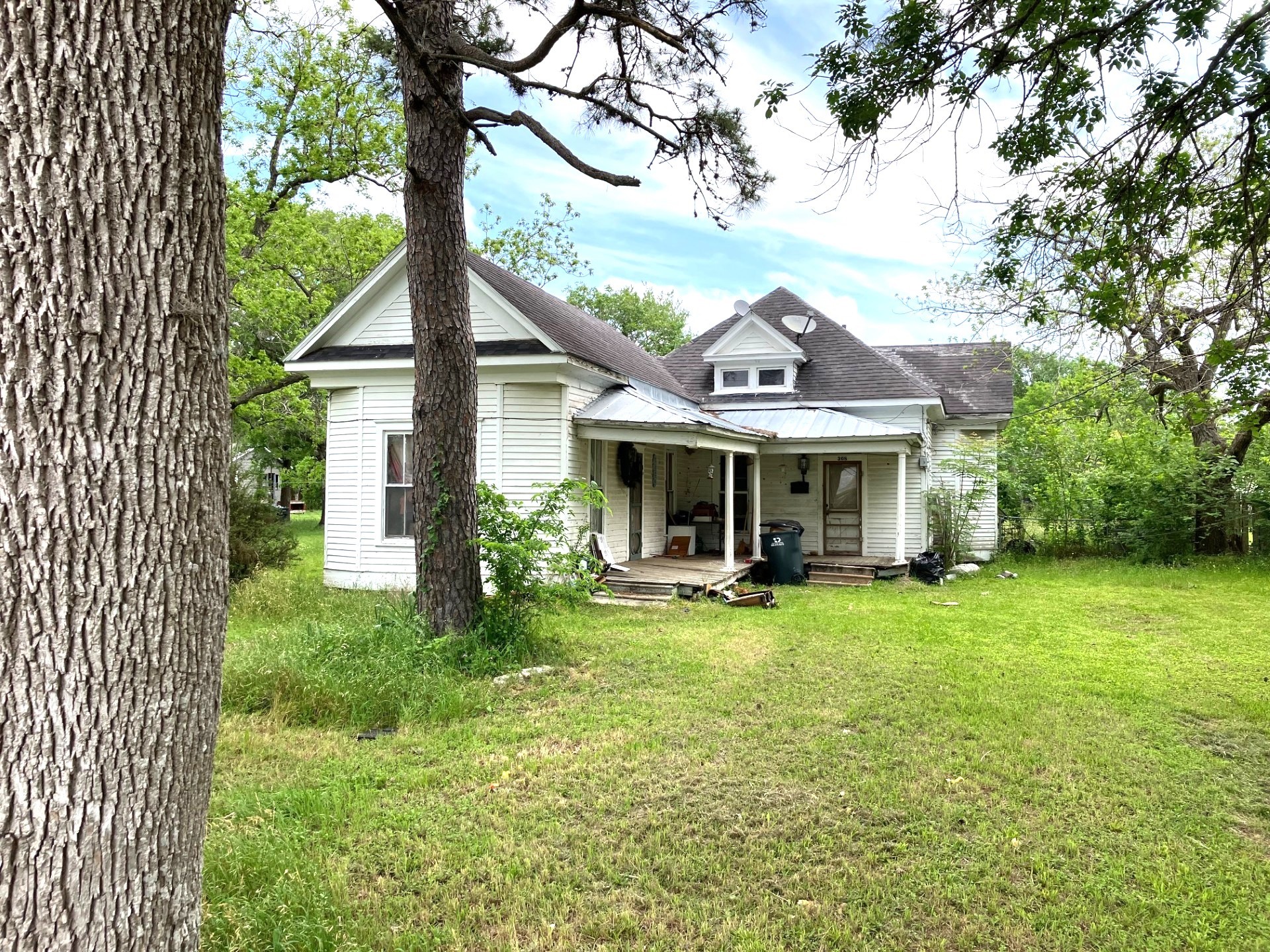 308 S East Street Edna TX 77957