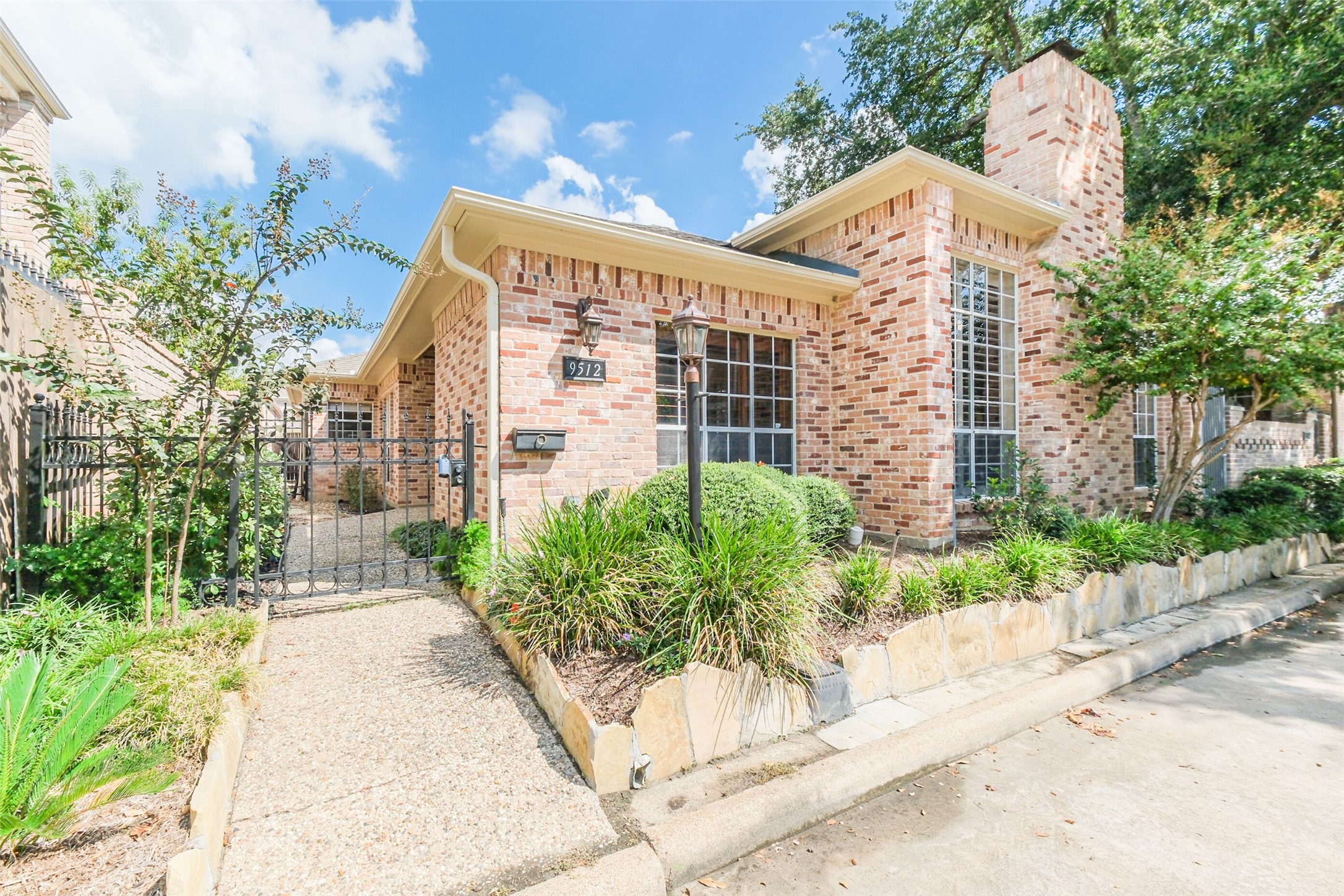 9512 Bayou Brook Street Houston TX 77063