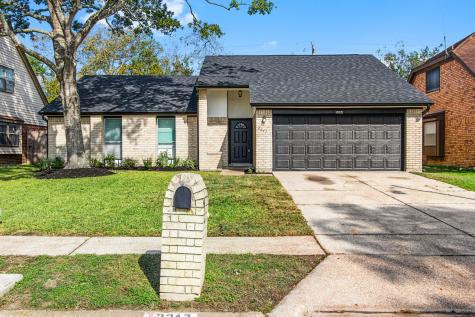 2247 Pilgrims Point Drive Friendswood TX 77546