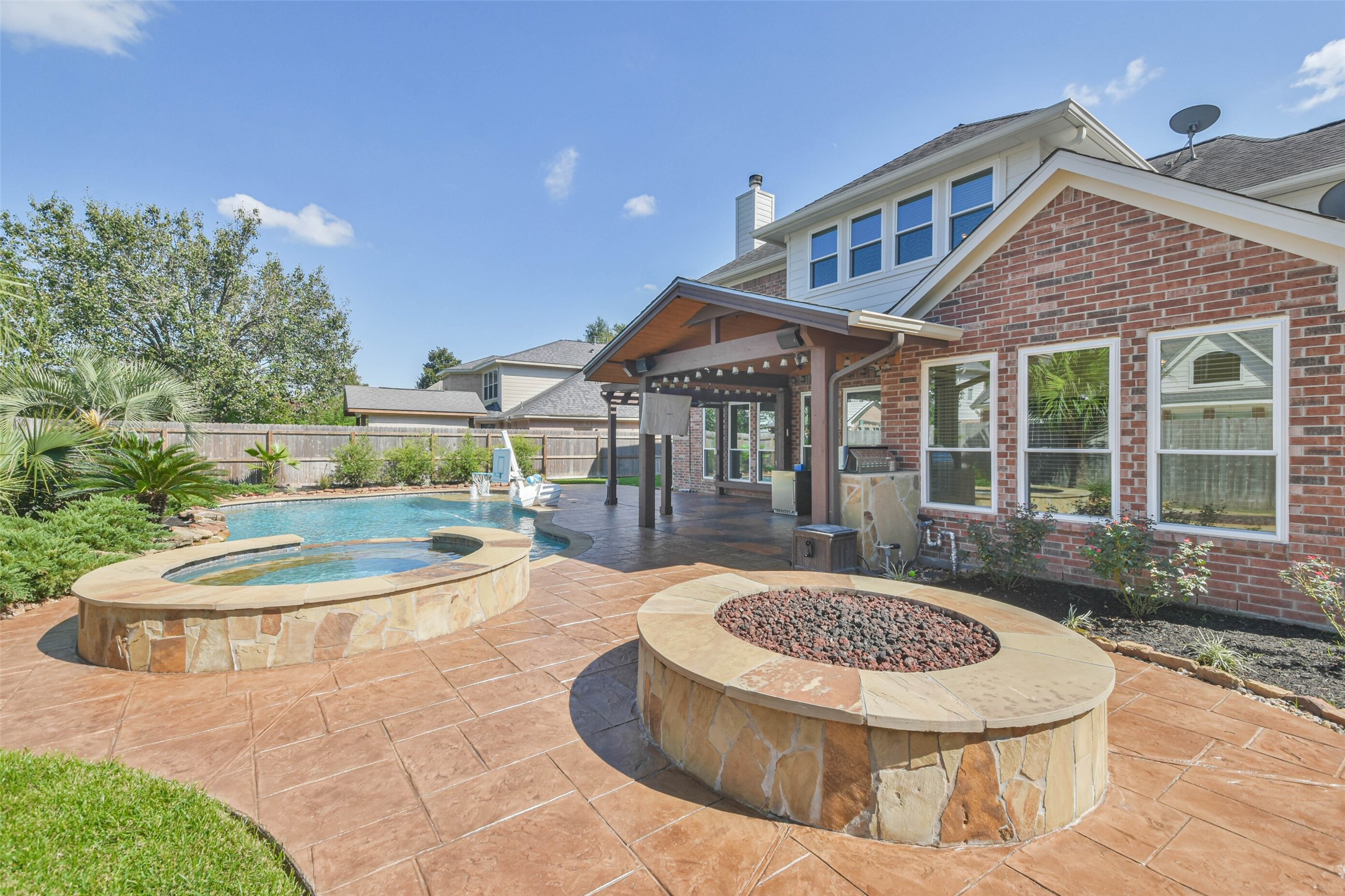 2126 Misty River Trail Kingwood TX 77345