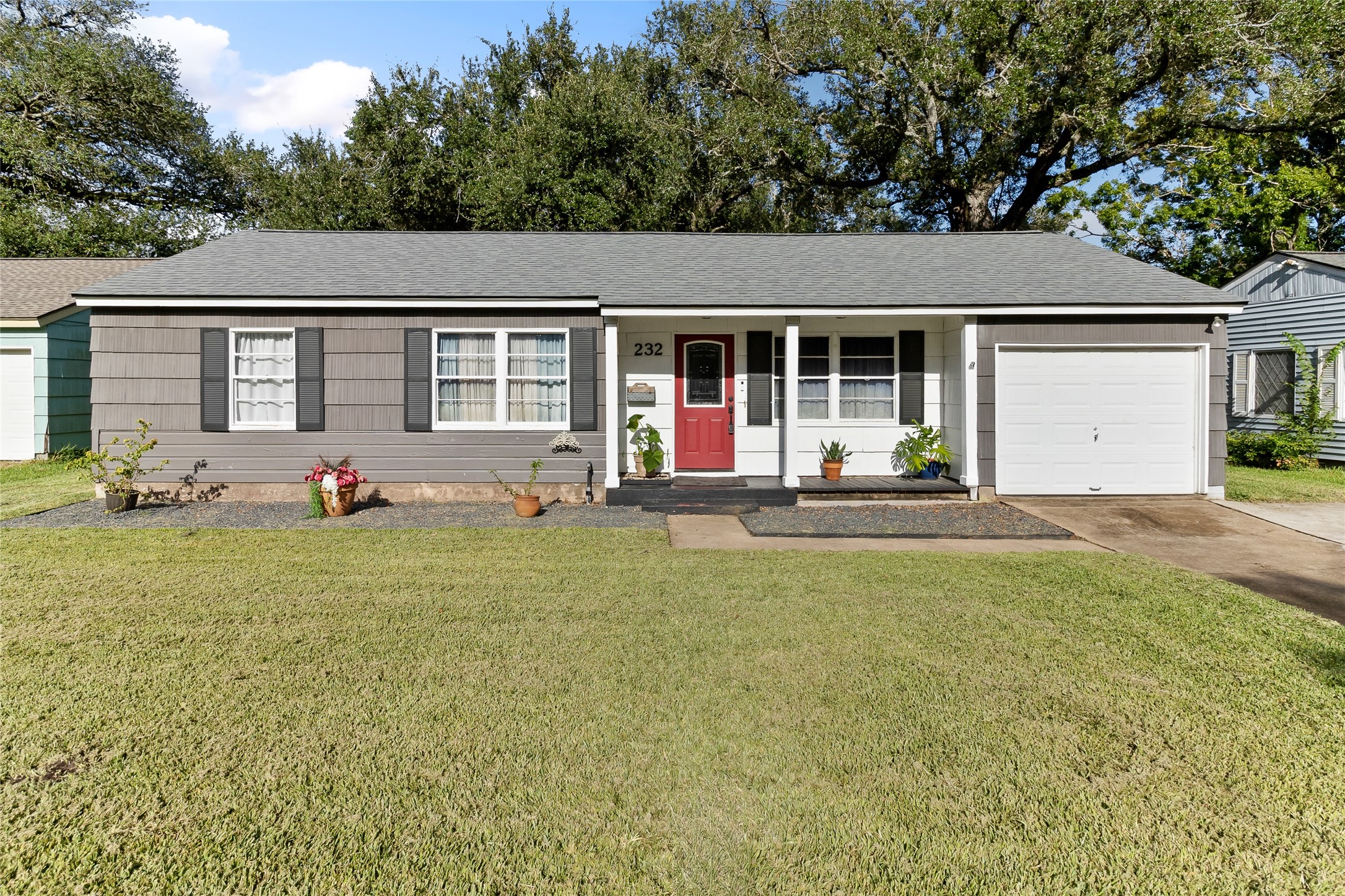 232 Laurel Street Lake Jackson TX 77566