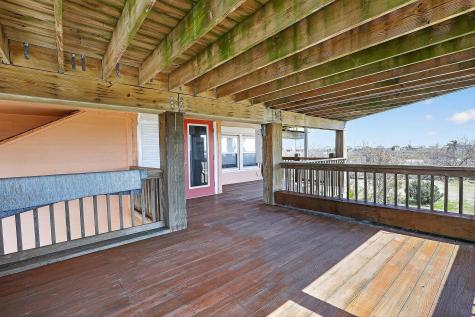 1124 Faggards Road Gilchrist TX 77617