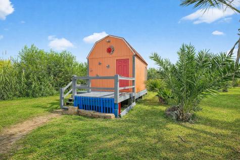 1124 Faggards Road Gilchrist TX 77617