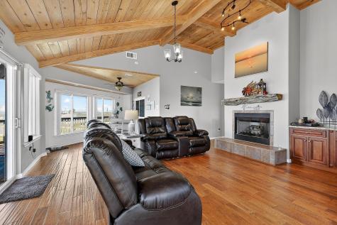 1124 Faggards Road Gilchrist TX 77617