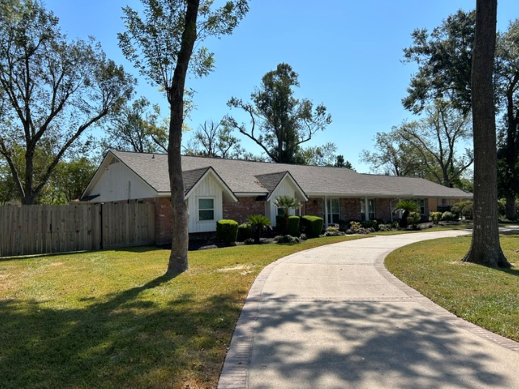 3705 Shadycrest Drive Pearland TX 77581
