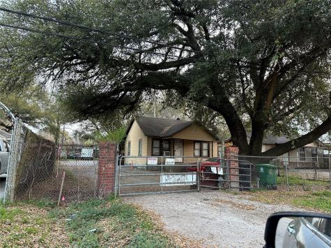 1800 Roxella Street Houston TX 77093
