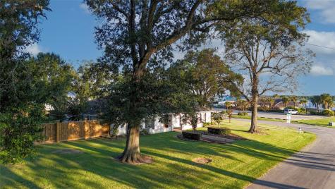 702 Merriman Street Port Neches TX 77651