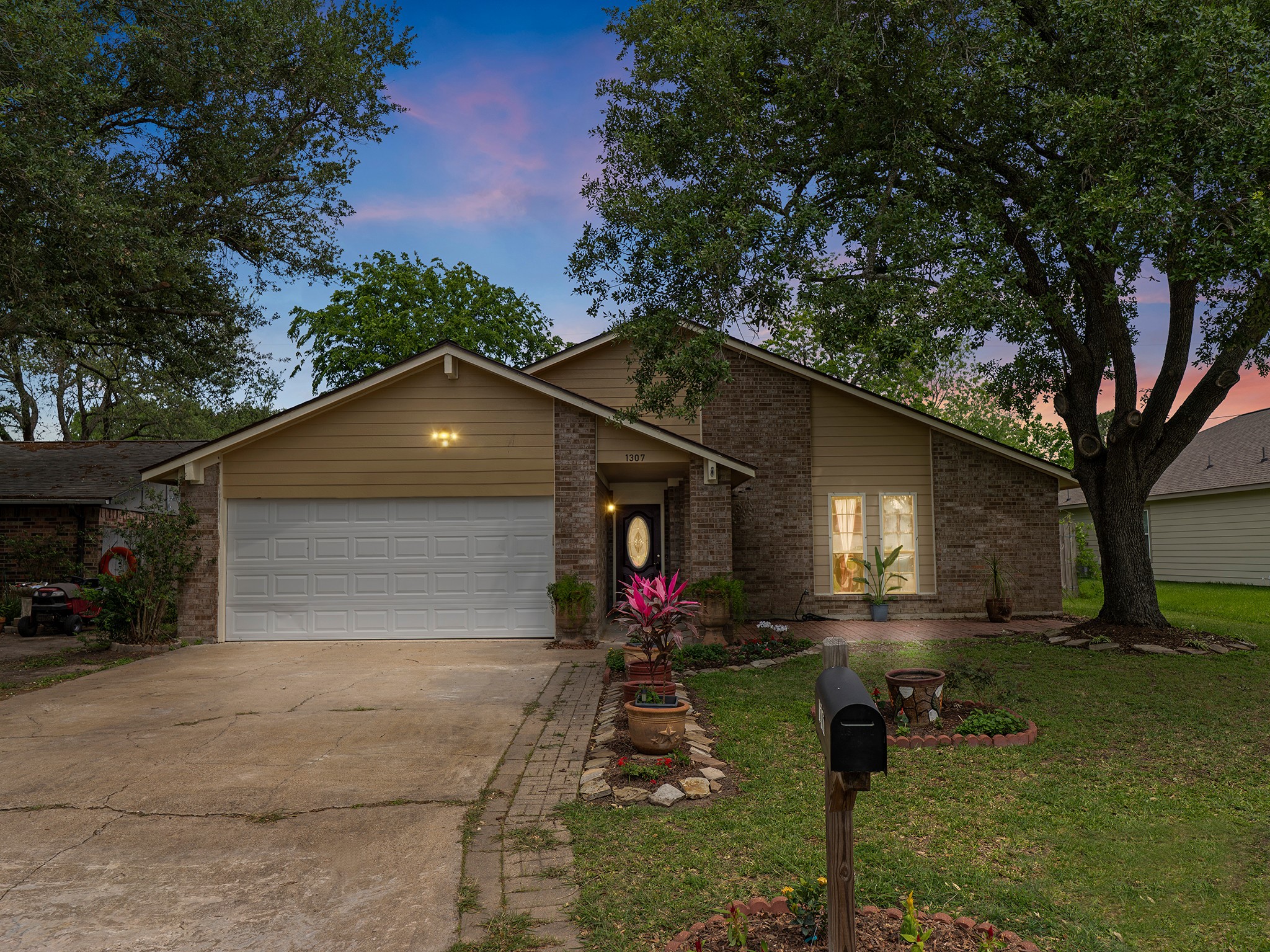 1307 Marlin Court Bay City TX 77414