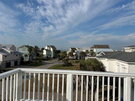 18902 W De Vaca Lane Galveston TX 77554