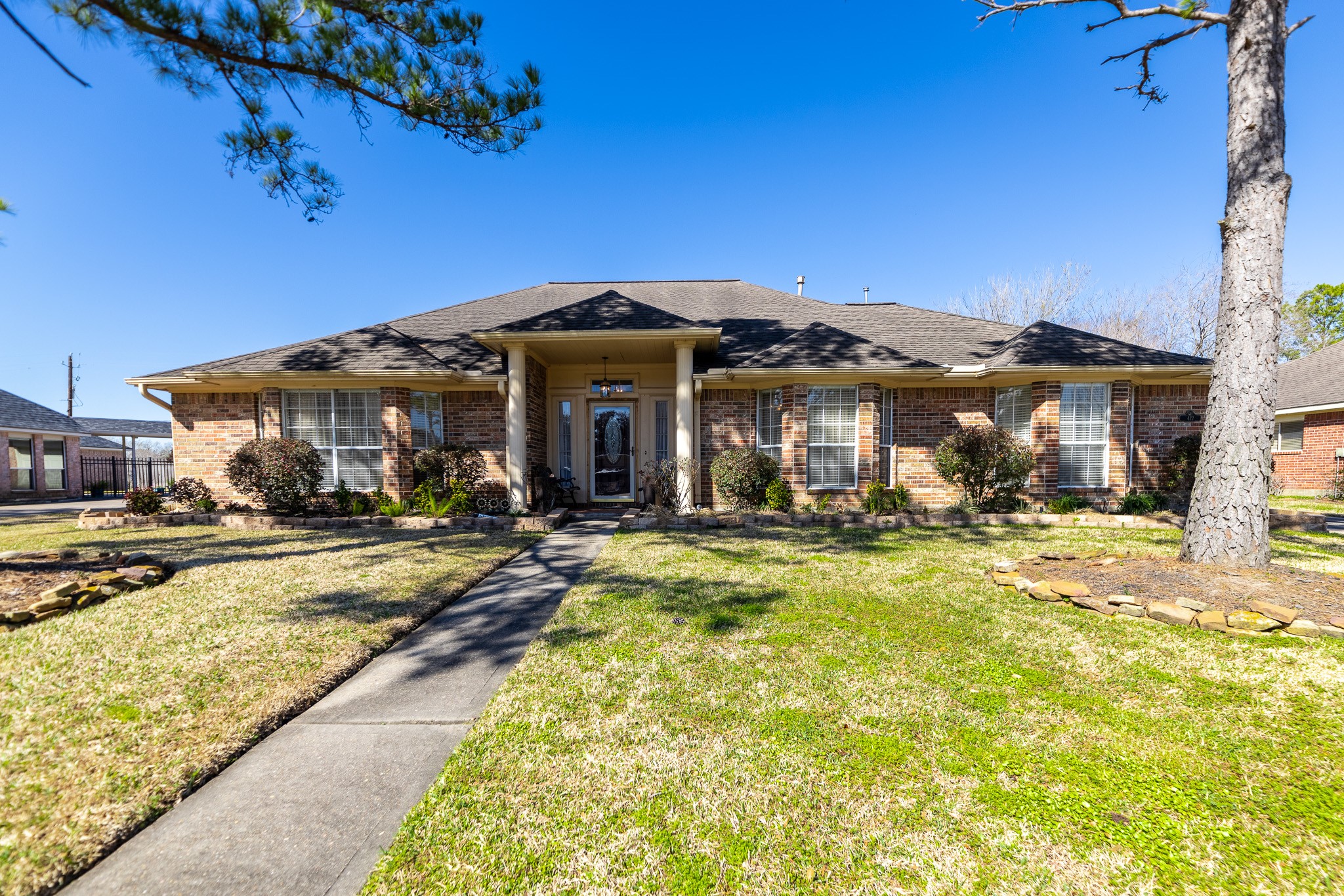 422 Meadow Bend Drive Friendswood TX 77546
