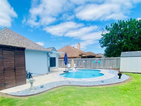 225 Mango Street Lake Jackson TX 77566
