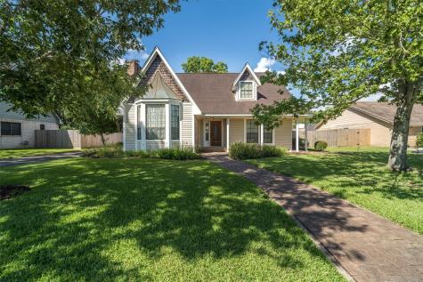 1812 Talon Drive Friendswood TX 77546