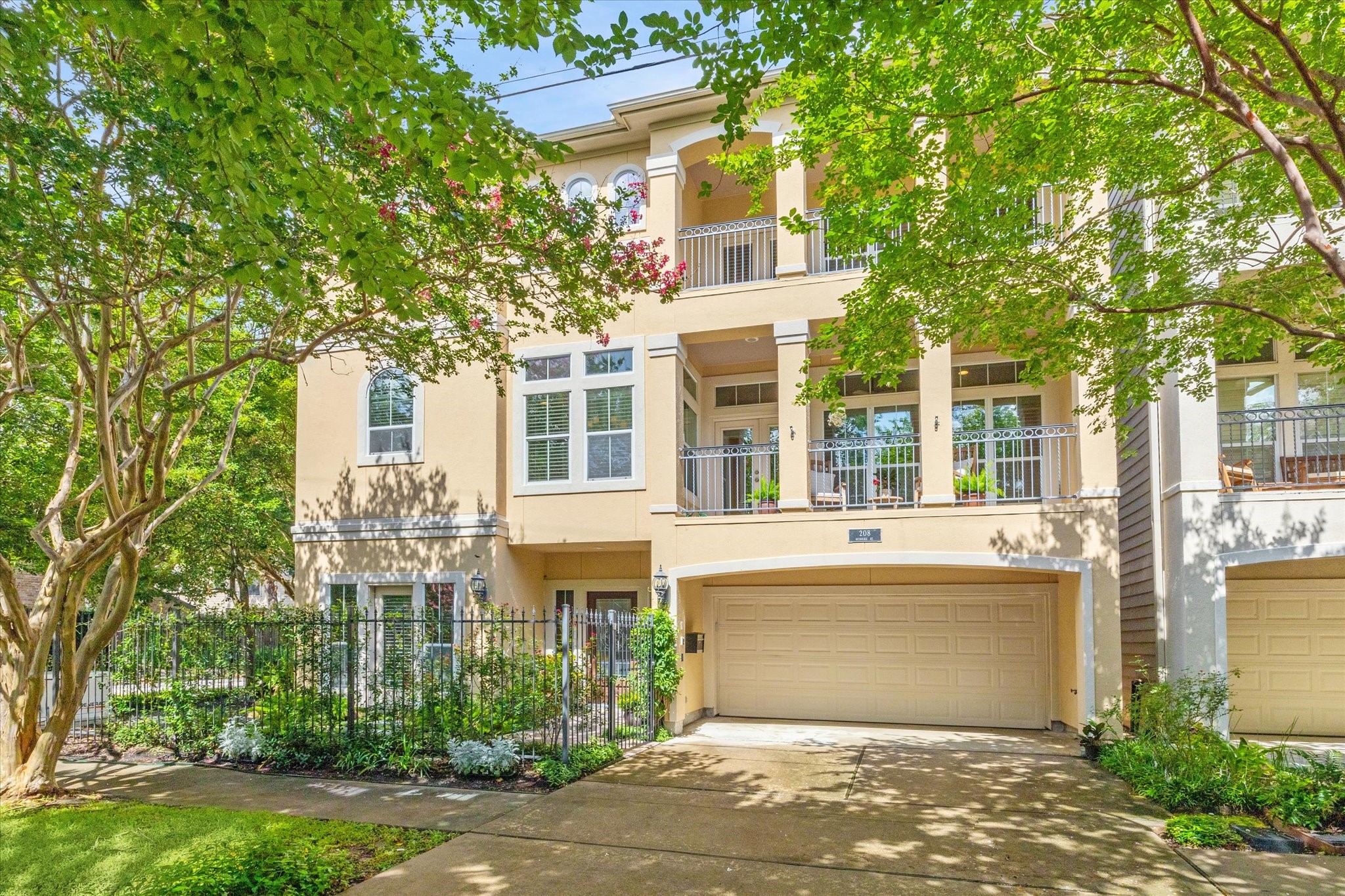 208 Reinicke Street Houston TX 77007