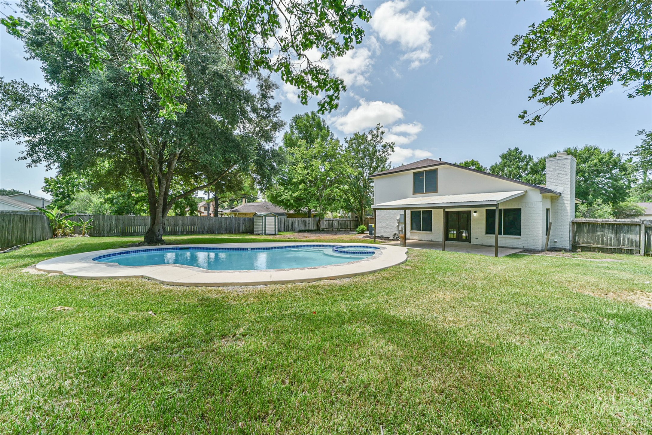 1402 Hampton Court Friendswood TX 77546