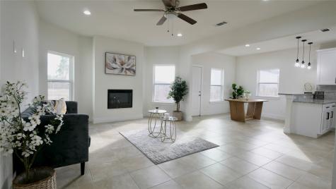 1189 County Road 5100 Cleveland TX 77327