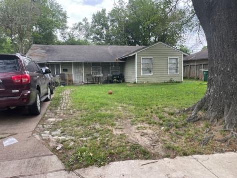 5831 Pershing Street Houston TX 77033