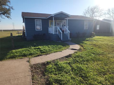 42 Country Oaks Street Brazoria TX 77422