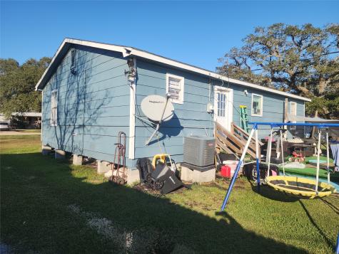 42 Country Oaks Street Brazoria TX 77422