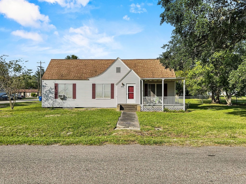503 E Orange Street Angleton TX 77515