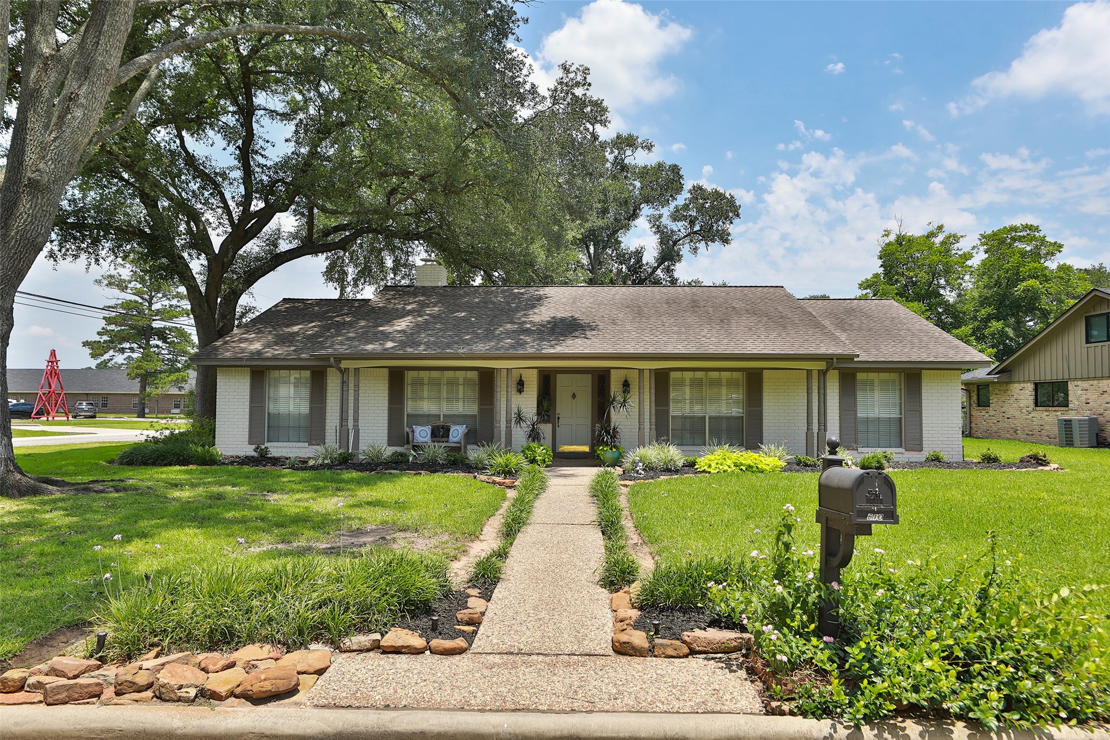 610 Inwood Street Tomball TX 77375
