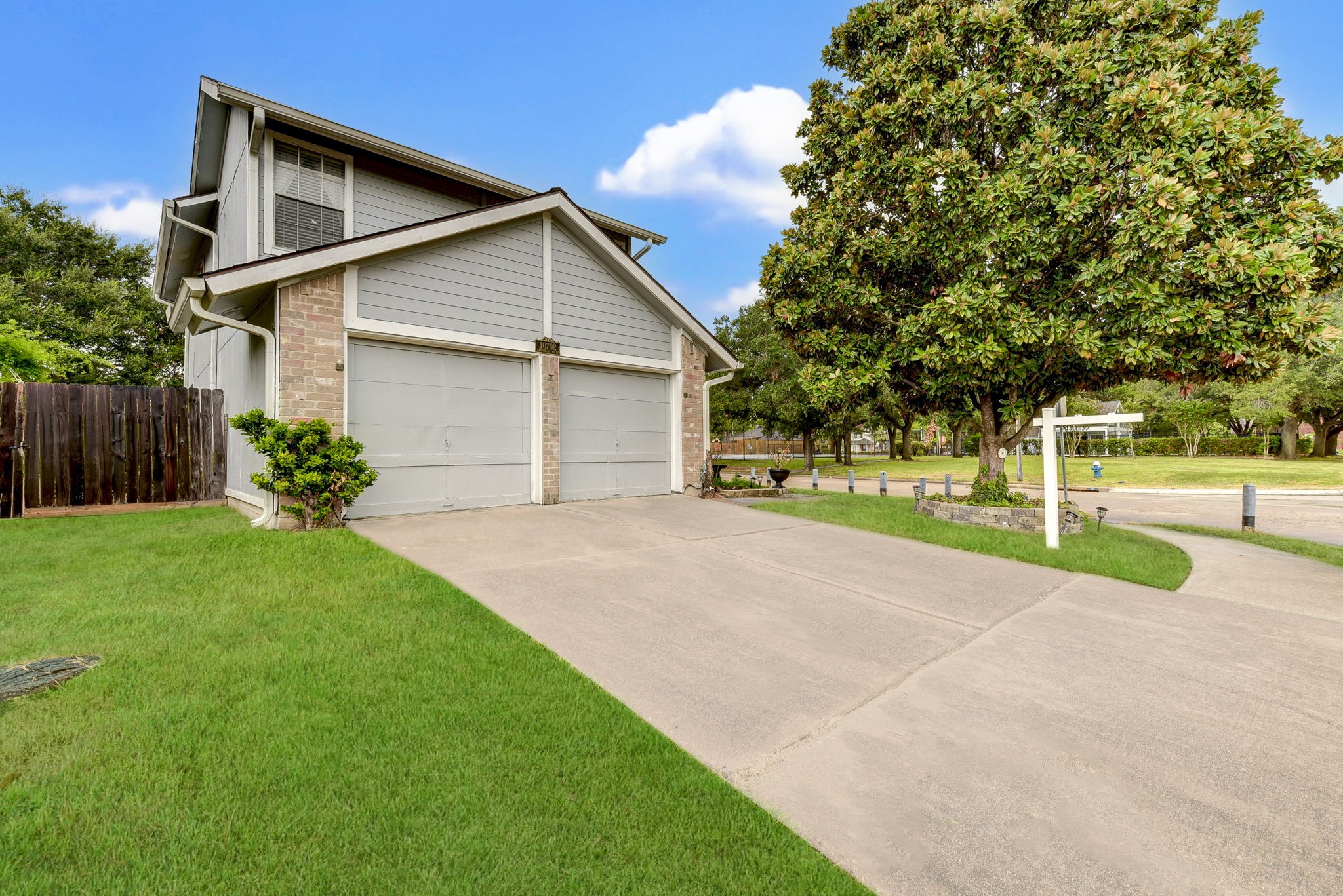 10702 Landsbury Drive Houston TX 77099