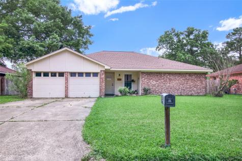 2304 Cambridge Court S League City TX 77573