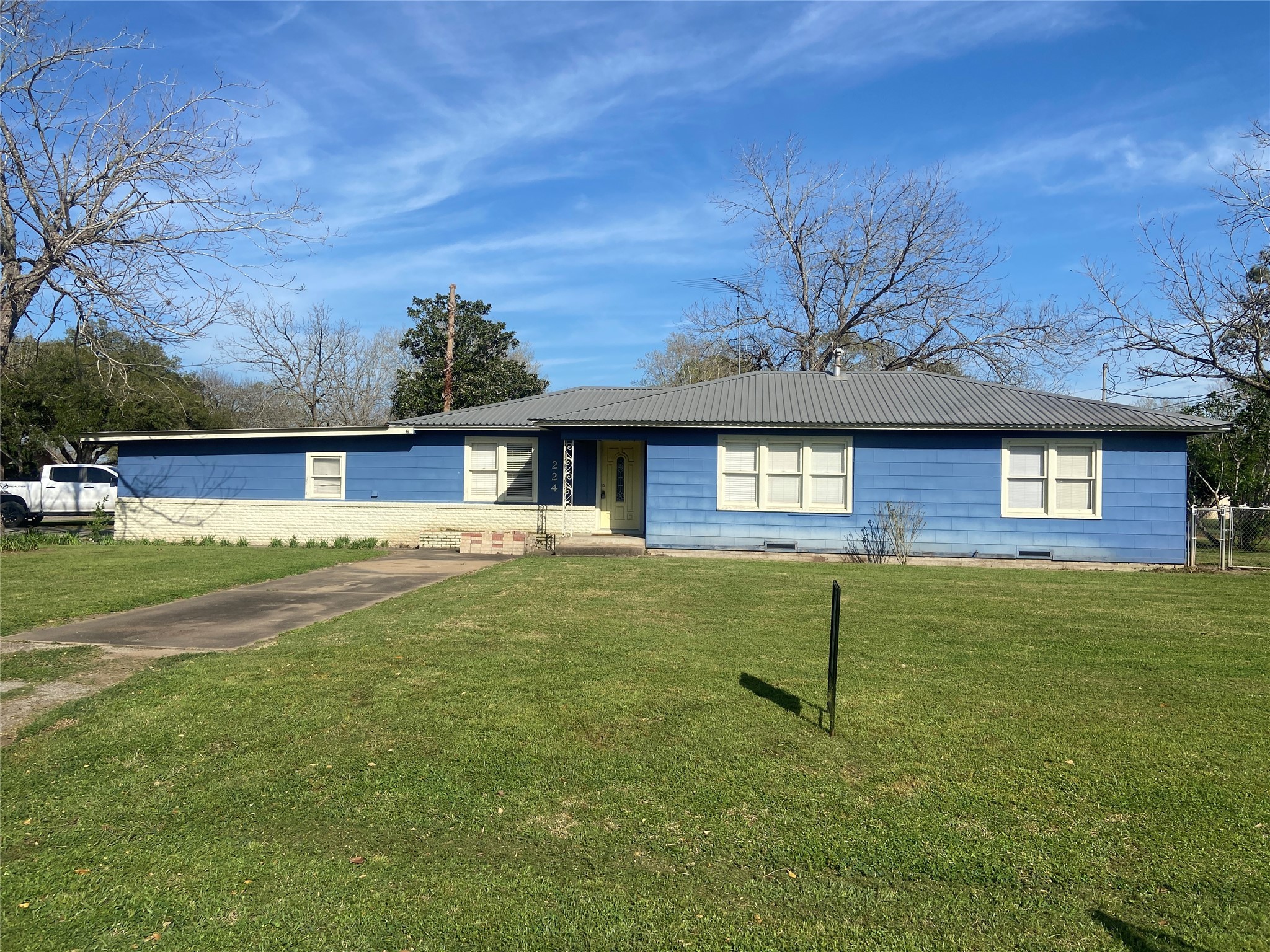224 Burford Street Columbus TX 78934