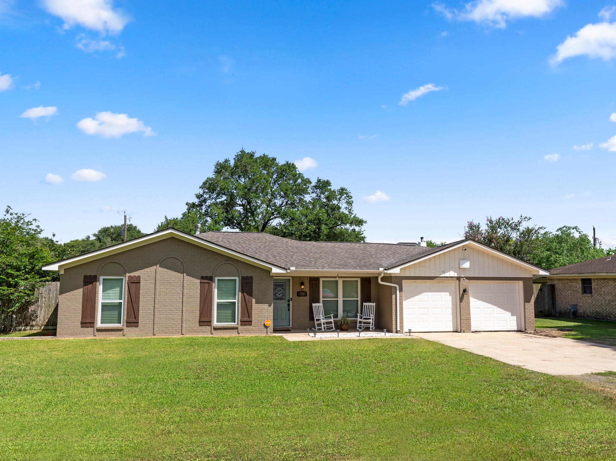 104 Pecan Van Vleck TX 77482