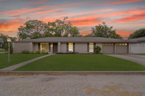 1601 5th Street Palacios TX 77465