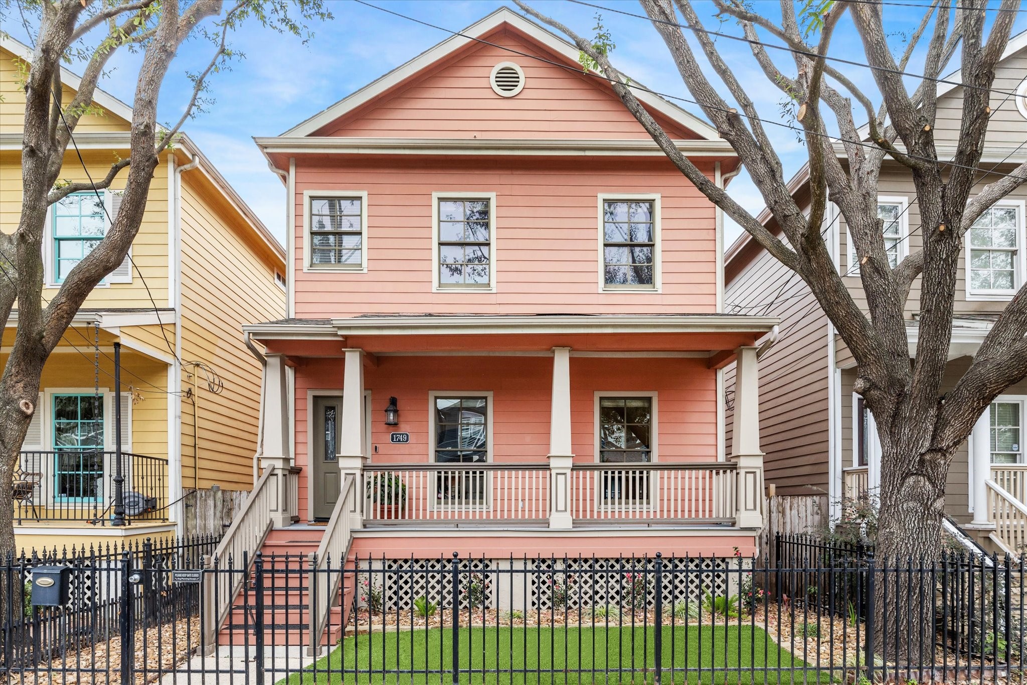 1749 Beall Street Houston TX 77008