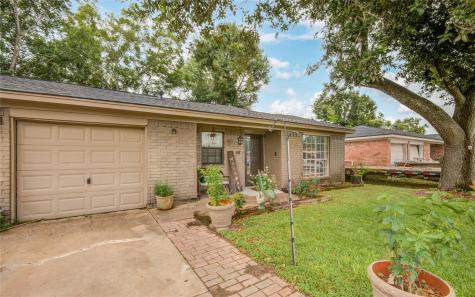516 W Mimosa Street Angleton TX 77515