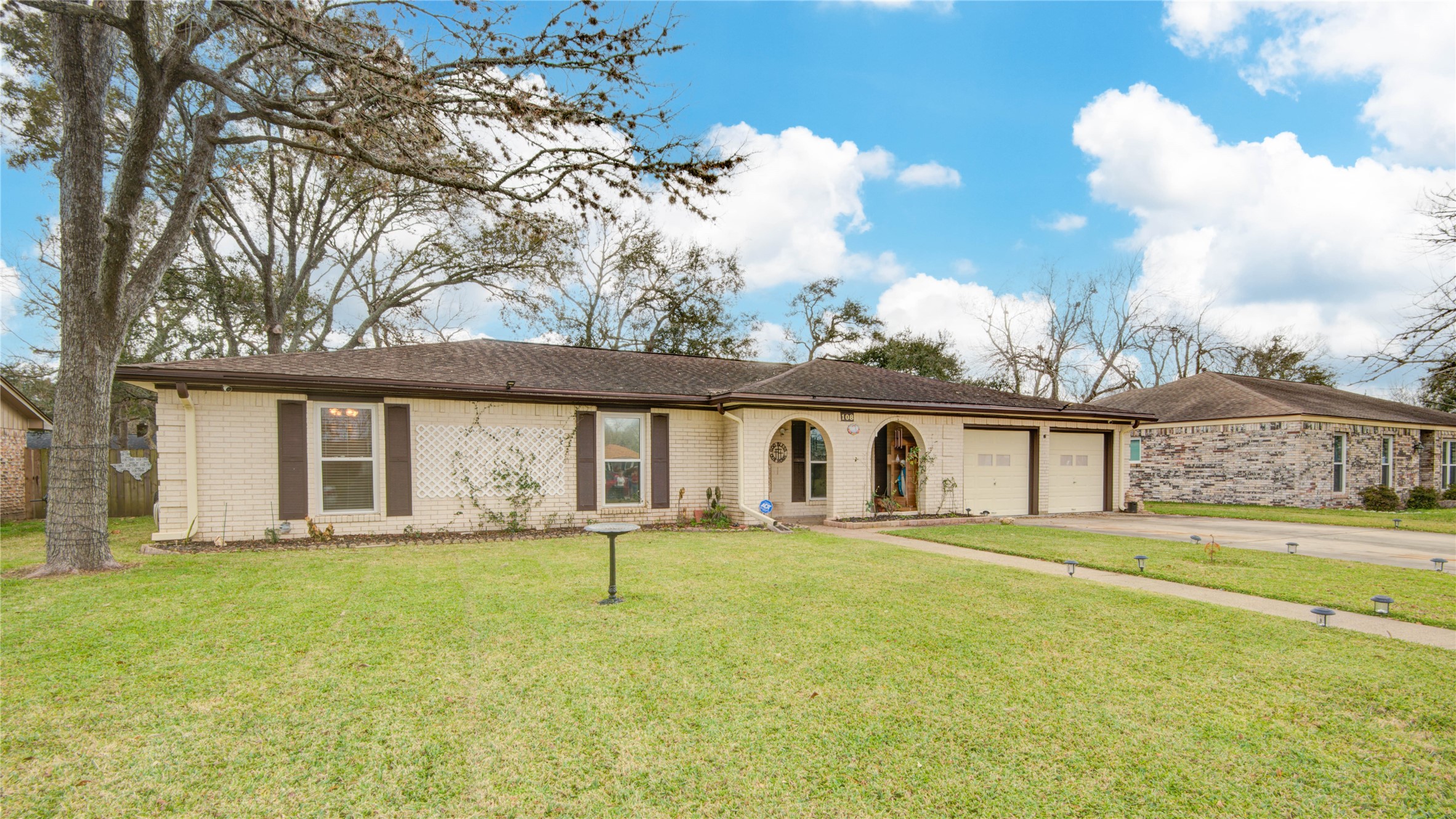 108 Spruce Street Lake Jackson TX 77566