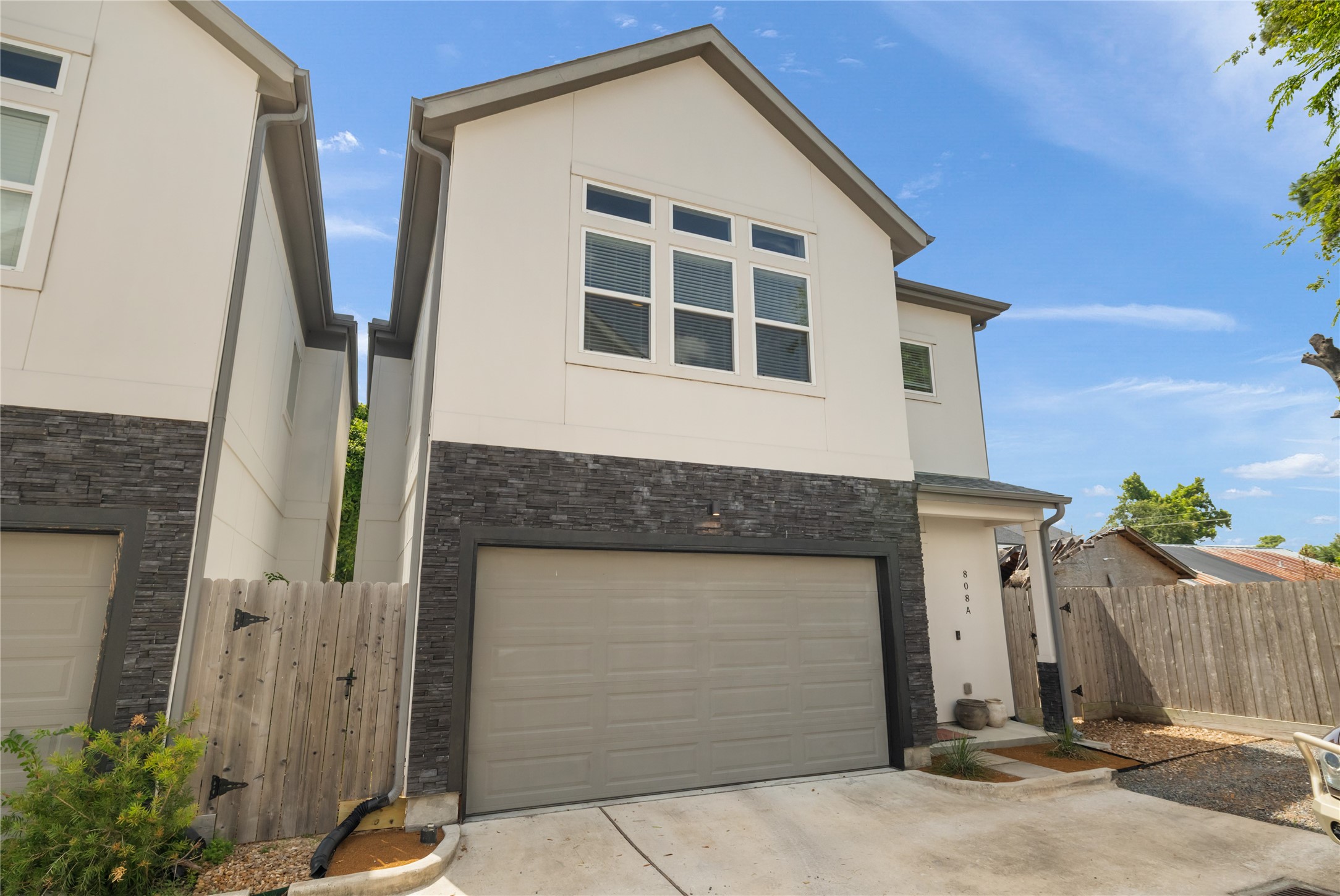 808 Woodcrest Drive A Houston TX 77018