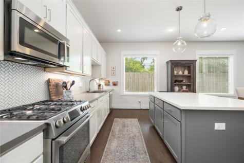 808 Woodcrest Drive A Houston TX 77018