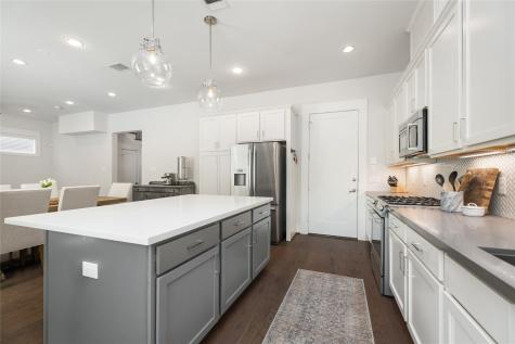 808 Woodcrest Drive A Houston TX 77018
