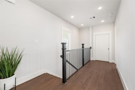 808 Woodcrest Drive A Houston TX 77018