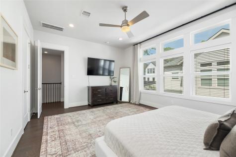 808 Woodcrest Drive A Houston TX 77018