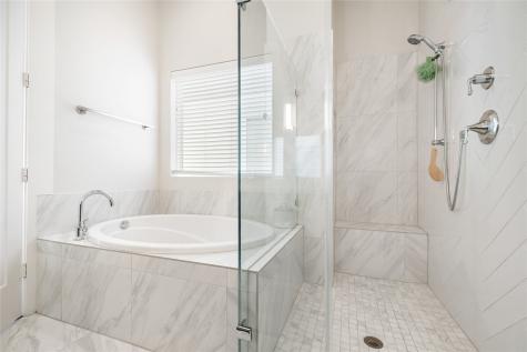 808 Woodcrest Drive A Houston TX 77018