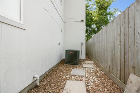 808 Woodcrest Drive A Houston TX 77018